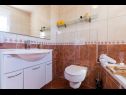 Apartmány Duki - sea view: A1(4+1), A2(3+2) Makarska - Riviera Makarska  - Apartmán - A2(3+2): koupelna s WC