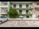 Apartmány a pokoje Tattoo - modern & free parking: A1(2+1), A4(2+1), A6(2+1), SA2(3), SA3(3), SA5(3), R(3) Makarska - Riviera Makarska  - parkovište