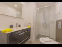 Apartmány Luxury - heated pool, sauna and gym: A1(2), A2(2), A3(4), A4(2), A5(4), A6(2) Makarska - Riviera Makarska  - Apartmán - A1(2): koupelna s WC