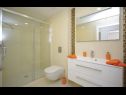 Apartmány Luxury - heated pool, sauna and gym: A1(2), A2(2), A3(4), A4(2), A5(4), A6(2) Makarska - Riviera Makarska  - Apartmán - A3(4): koupelna s WC