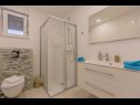 Apartmány Luxury - heated pool, sauna and gym: A1(2), A2(2), A3(4), A4(2), A5(4), A6(2) Makarska - Riviera Makarska  - Apartmán - A4(2): koupelna s WC