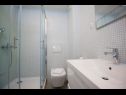 Apartmány Maka - city centar: A1(4+2), A2(2+2), A3(4+2), A4(2+2), A5(4+2), A6(4+1) Makarska - Riviera Makarska  - Apartmán - A1(4+2): koupelna s WC