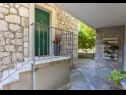 Prázdninový dům/vila Ned H(4+1) Tučepi - Riviera Makarska  - Chorvatsko  - detail (dům a okolí)