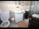 Apartmány Marica - 10m from sea: SA2(2), A3(2), SA5(2), SA6(2), SA7(2) Tisno - Ostrov Murter  - Studio apartmán - SA2(2): koupelna s WC