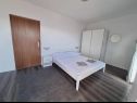 Apartmány May - with sea view: A1(2+2), A2(6)  Marusici - Riviera Omiš  - Apartmán - A2(6) : ložnice