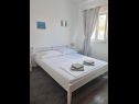 Apartmány May - with sea view: A1(2+2), A2(6)  Marusici - Riviera Omiš  - Apartmán - A2(6) : ložnice