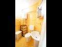 Apartmány Lile - comfortable 3 bedroom apartment: A1(6+2) Pisak - Riviera Omiš  - Apartmán - A1(6+2): koupelna s WC