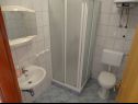 Apartmány Don - 90m from the sea: A4(5), SA1 2S(2), SA2 2R(2) Dinjiška - Ostrov Pag  - Apartmán - A4(5): koupelna s WC