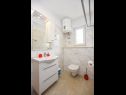 Apartmány Neve - 50 m from beach: A4(5), A5(5), A3(2+1) Mandre - Ostrov Pag  - Apartmán - A4(5): koupelna s WC