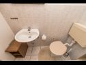Apartmány Jadra - 28 m from beach: A1(2+2), A2(5), A3(2+3), A4(6) Stara Novalja - Ostrov Pag  - Apartmán - A3(2+3): koupelna s WC