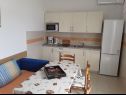 Apartmány Frane - 20 m from beach: A1(6+1) , A2(5)  Barbat - Ostrov Rab  - Apartmán - A1(6+1) : kuchyně a jídelna