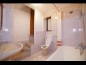 Apartmány Anka - 10 m from sea: A1(4), A2(4) Kampor - Ostrov Rab  - Apartmán - A2(4): koupelna s WC
