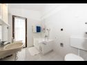 Apartmány Slavka - free parking & BBQ: SA1(2), SA2(2+1), SA3(3), A4(4+1) Tribunj - Riviera Šibenik  - Apartmán - A4(4+1): koupelna s WC