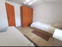 Apartmány Kate - 200 m from beach: A1(2), A2(4+1), SA3(2), A4(6+1) Vodice - Riviera Šibenik  - Apartmán - A4(6+1): ložnice