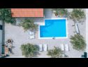 Prázdninový dům/vila Ivy - with outdoor swimming pool: H(4+2) Vodice - Riviera Šibenik  - Chorvatsko  - bazén