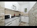 Apartmány Ivica - parking: A1(4+2), A2(4+1) Kastel Gomilica - Riviera Split  - Apartmán - A2(4+1): kuchyně