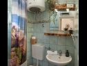 Apartmány Jurica - 100 m from sea: A1(4+2), SA2(2), A3(2+2) Kaštel Novi - Riviera Split  - Studio apartmán - SA2(2): koupelna s WC