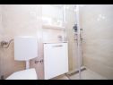 Apartmány Ines - cosy with free parking: A1(4) Kastel Stari - Riviera Split  - Apartmán - A1(4): koupelna s WC
