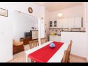 Apartmány Knez 1 - 50 m from beach: A3(4) Podstrana - Riviera Split  - Apartmán - A3(4): kuchyně a jídelna
