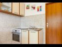 Apartmány Jurica - 300 m from sea: A1 Lea(2+1), A2 Roko(2+1) Split - Riviera Split  - Apartmán - A1 Lea(2+1): kuchyně