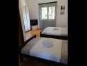 Apartmány Anka- comfortable and affordable A2(3+2), A1(6) Marina - Riviera Trogir  - Apartmán - A2(3+2): ložnice