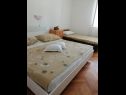 Apartmány Anka- comfortable and affordable A2(3+2), A1(6) Marina - Riviera Trogir  - Apartmán - A1(6): ložnice
