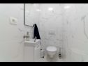 Apartmány Lux 3 - heated pool: A5(4+2), A6(4+2) Marina - Riviera Trogir  - Apartmán - A5(4+2): koupelna s WC