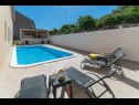 Apartmány Lux 2 - heated pool: A2(4+2), A3(4+2) Marina - Riviera Trogir  - bazén