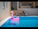 Apartmány Lux 3 - heated pool: A5(4+2), A6(4+2) Marina - Riviera Trogir  - bazén