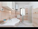 Apartmány Vin - 40 m from sea: A1 (4+1), A2 (2+2), A3 (2+2) Seget Donji - Riviera Trogir  - Apartmán - A1 (4+1): koupelna s WC