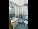 Apartmány Mare - 30 m from pebble beach: SA1(2), SA2(2), A3(4), A4(4), A5(8) Seget Vranjica - Riviera Trogir  - Apartmán - A4(4): koupelna s WC