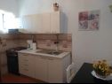 Apartmány Zeljko - with garden: A1(4), SA2(2+1) Seget Vranjica - Riviera Trogir  - Studio apartmán - SA2(2+1): kuchyně