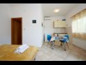 Apartmány Mare - 30 m from pebble beach: SA1(2), SA2(2), A3(4), A4(4), A5(8) Seget Vranjica - Riviera Trogir  - Studio apartmán - SA1(2): interiér