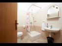 Apartmány Mare - 30 m from pebble beach: SA1(2), SA2(2), A3(4), A4(4), A5(8) Seget Vranjica - Riviera Trogir  - Studio apartmán - SA1(2): koupelna s WC