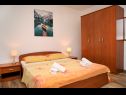 Apartmány Ante - 50 M from the sea : A1(5), A2(8) Seget Vranjica - Riviera Trogir  - Apartmán - A2(8): ložnice