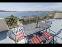 Apartmány Mil - 80m from the sea A1(4+1), A2(2) Sevid - Riviera Trogir  - Apartmán - A1(4+1): balkón