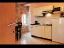 Apartmány a pokoje Jare - in old town R1 zelena(2), A2 gornji (2+2) Trogir - Riviera Trogir  - Apartmán - A2 gornji (2+2): kuchyně