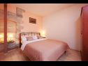 Apartmány a pokoje Jare - in old town R1 zelena(2), A2 gornji (2+2) Trogir - Riviera Trogir  - Apartmán - A2 gornji (2+2): ložnice