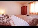 Apartmány a pokoje Jare - in old town R1 zelena(2), A2 gornji (2+2) Trogir - Riviera Trogir  - Apartmán - A2 gornji (2+2): ložnice