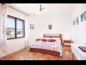 Apartmány Tomi - with large terrace (60m2): A1(4) Trogir - Riviera Trogir  - Apartmán - A1(4): ložnice