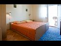 Apartmány Sanda - 10 M from the beach : A1(6+1), A2(6+1) Trogir - Riviera Trogir  - Apartmán - A1(6+1): ložnice