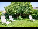 Prázdninový dům/vila Mirjana - beautiful garden with barbecue: H(4+1) Trogir - Riviera Trogir  - Chorvatsko  - zahrada