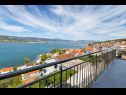 Apartmány Petar - great location close to the sea: A1 Donji (4+2), A2 Gornji (4+2) Trogir - Riviera Trogir  - Apartmán - A2 Gornji (4+2): výhled  na moře