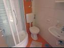 Apartmány Davorka - 50m from the sea A1(2+2), A2(2+2) Trogir - Riviera Trogir  - Apartmán - A2(2+2): koupelna s WC