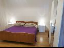 Apartmány Marija - 10m from beach: A1(4+1), A2(6), A3(6+2) Trogir - Riviera Trogir  - Apartmán - A1(4+1): ložnice