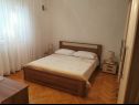 Apartmány Marija - 10m from beach: A1(4+1), A2(6), A3(6+2) Trogir - Riviera Trogir  - Apartmán - A2(6): ložnice