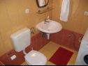 Apartmány a pokoje Jare - in old town R1 zelena(2), A2 gornji (2+2) Trogir - Riviera Trogir  - koupelna s WC