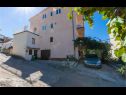 Apartmány Mare - comfortable apartment : A1(5), A2(5) Trogir - Riviera Trogir  - parkovište