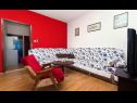 Apartmány Bepoto- family apartment with terrace A1(4+1) Trogir - Riviera Trogir  - Apartmán - A1(4+1): obývák