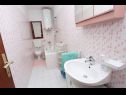 Apartmány Mare - comfortable apartment : A1(5), A2(5) Trogir - Riviera Trogir  - Apartmán - A2(5): koupelna s WC